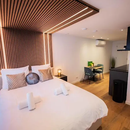 Luxurious 35m2 Designer - R51a