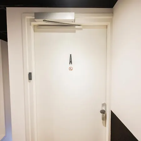 Apartment Luxurious 35m2 Designer - R51a Eindhoven