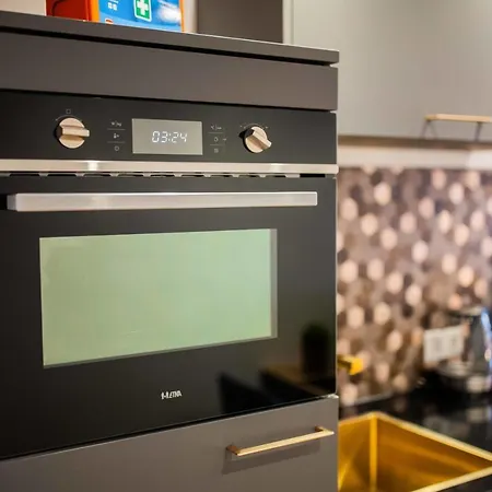 Luxurious 35m2 Designer - R51a