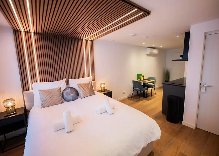 Luxurious 35m2 Designer - R51a