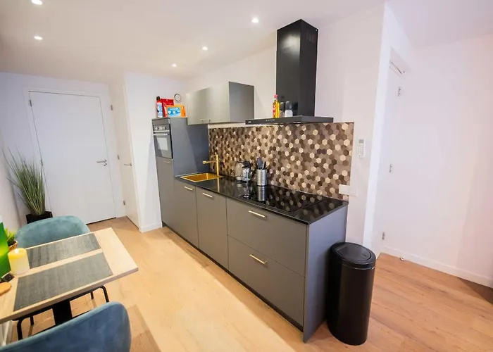 Luxurious 35m2 Designer - R51a