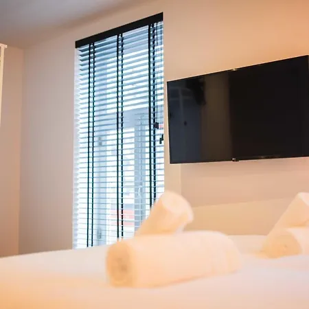 Luxurious 35m2 Designer - R51a