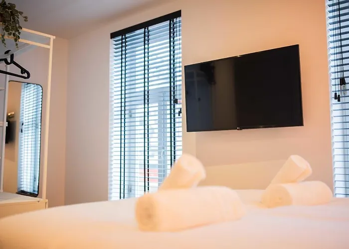 Luxurious 35m2 Designer - R51a